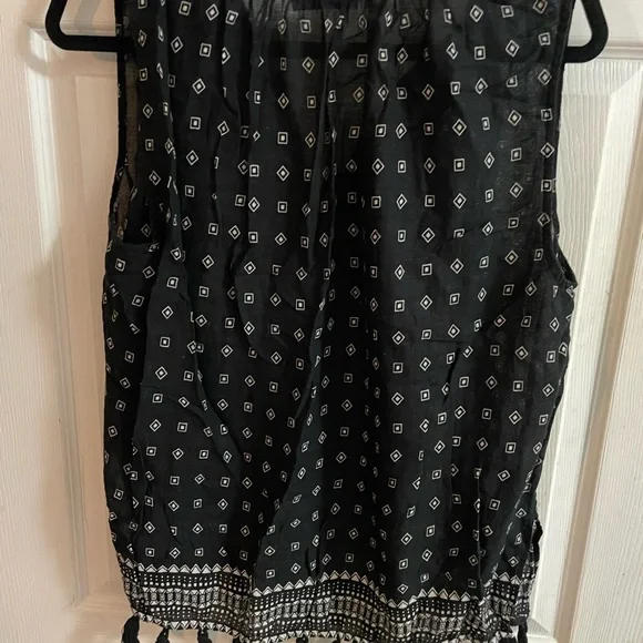 Black Patterned Women's Top With String Design - Picture 1 of 2